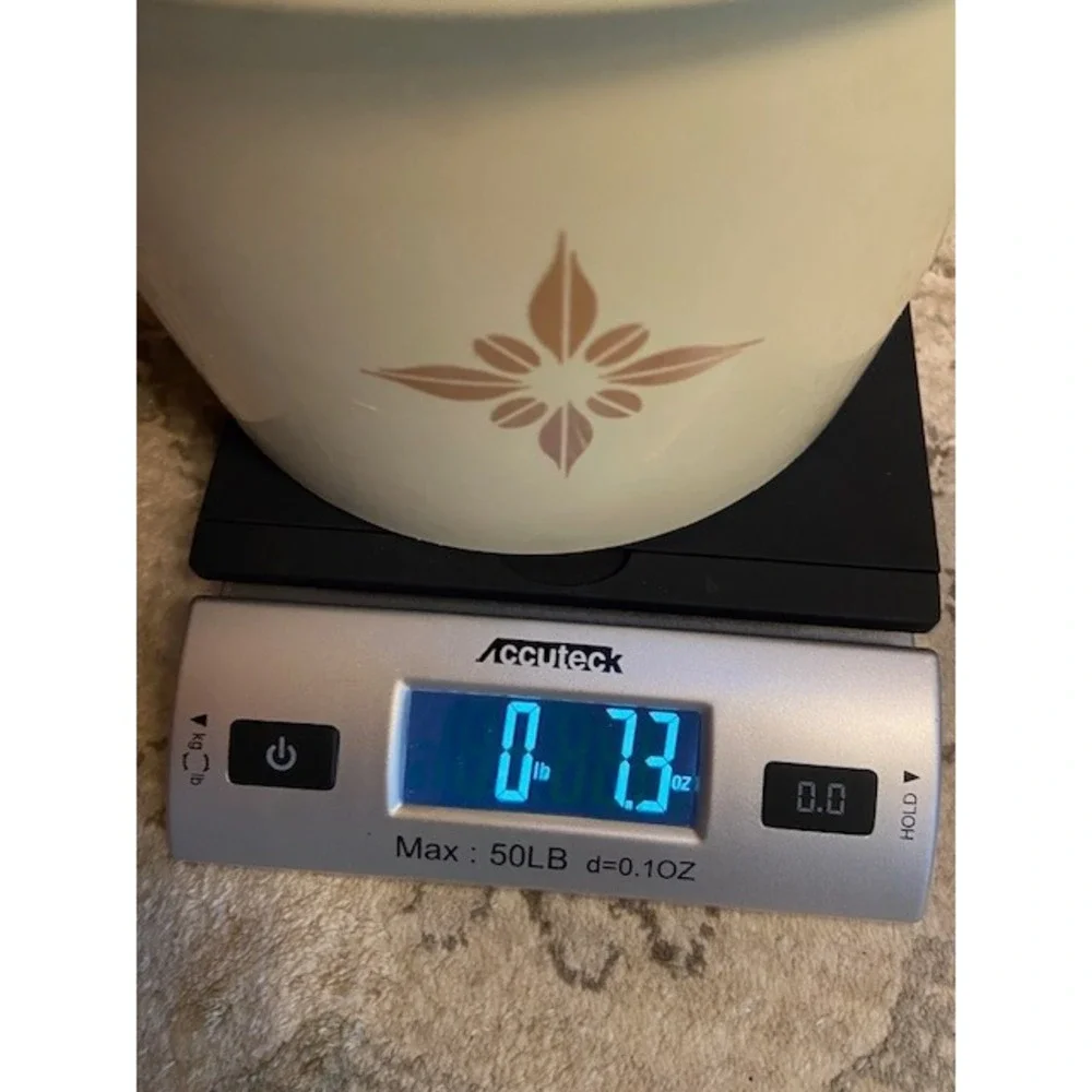 Vintage Tupperware Servalier Canister 235-13 Cream Sunburst Star with Lid 228-35
